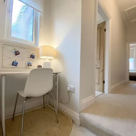 Beautiful Period With Free Parking Prázdninový dům *