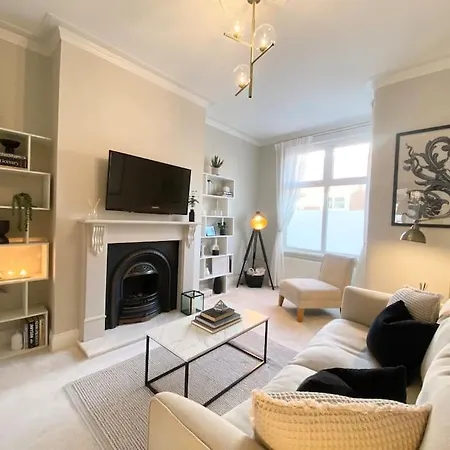 Prázdninový dům Beautiful Period With Free Parking York