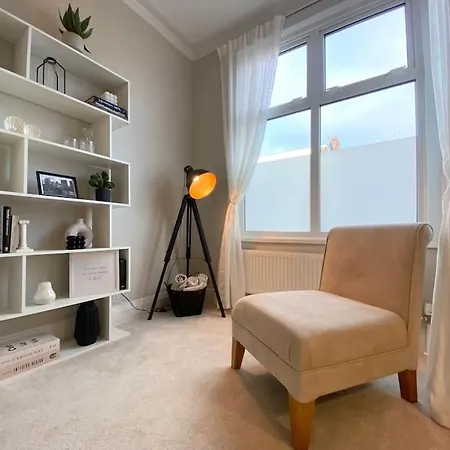 Beautiful Period With Free Parking Prázdninový dům *