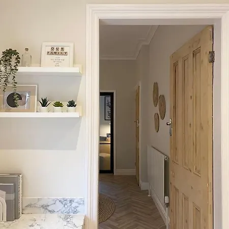 Prázdninový dům Beautiful Period With Free Parking York