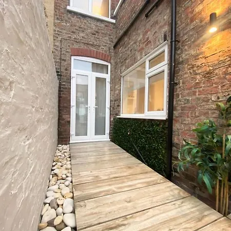 Beautiful Period With Free Parking Holiday home *