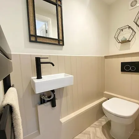 Beautiful Period With Free Parking Prázdninový dům