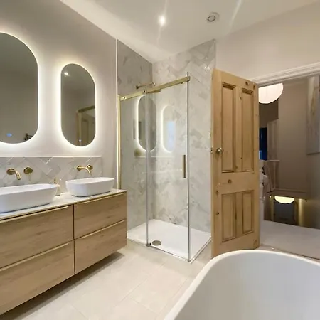 Beautiful Period With Free Parking York